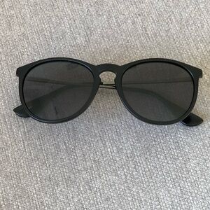 Sungait Classic Round Sunglasses